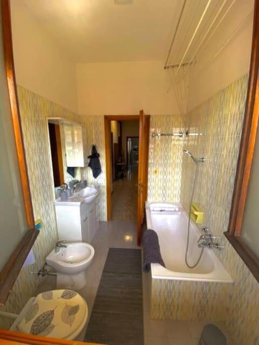 - Vicino Al Centro - Free Parking & Wi-fi Apartamento *